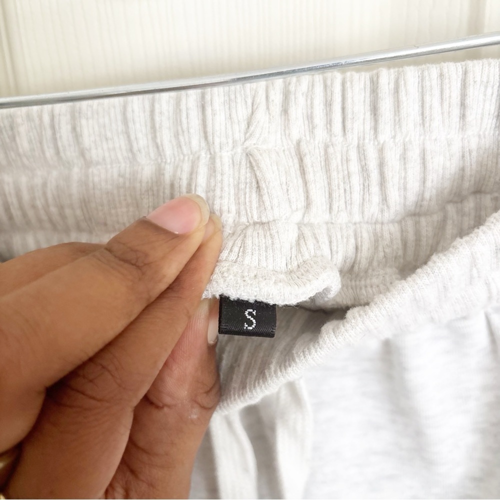 Amazon Gray Quarter-Zip Matching Set - Sweatshirt and Shorts Size Small - Picture 7 of 9